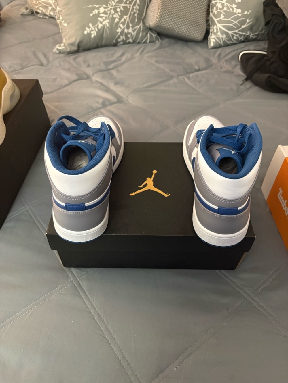 Nike Air Jordan 1 Mid - White, Gray & Blue - Picture 2 of 3